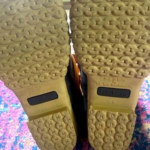 Womens LL Bean “Bean Boots”. Boots are a size 8 narrow.